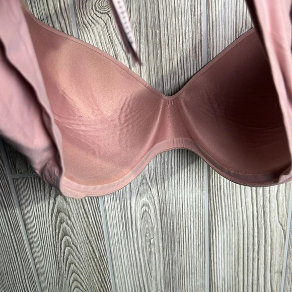 Victoria’s Secret Size 38D Incredible Demi Laced Back Underwire Bra - Picture 6 of 6